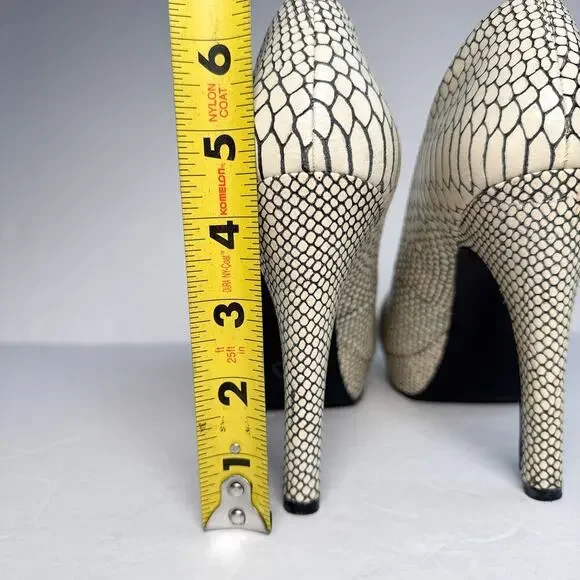 Calvin Klein Karsyn Python Embossed Leather Platform Pumps 7M - Picture 11 of 13